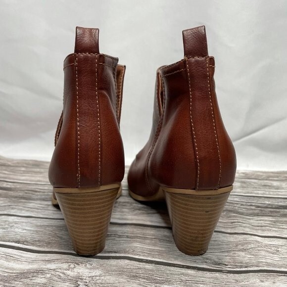 Unbranded Faux Leather Notched Ankle Booties 8.5 Cognac Warm Brown Exposed Ankle - Picture 6 of 10